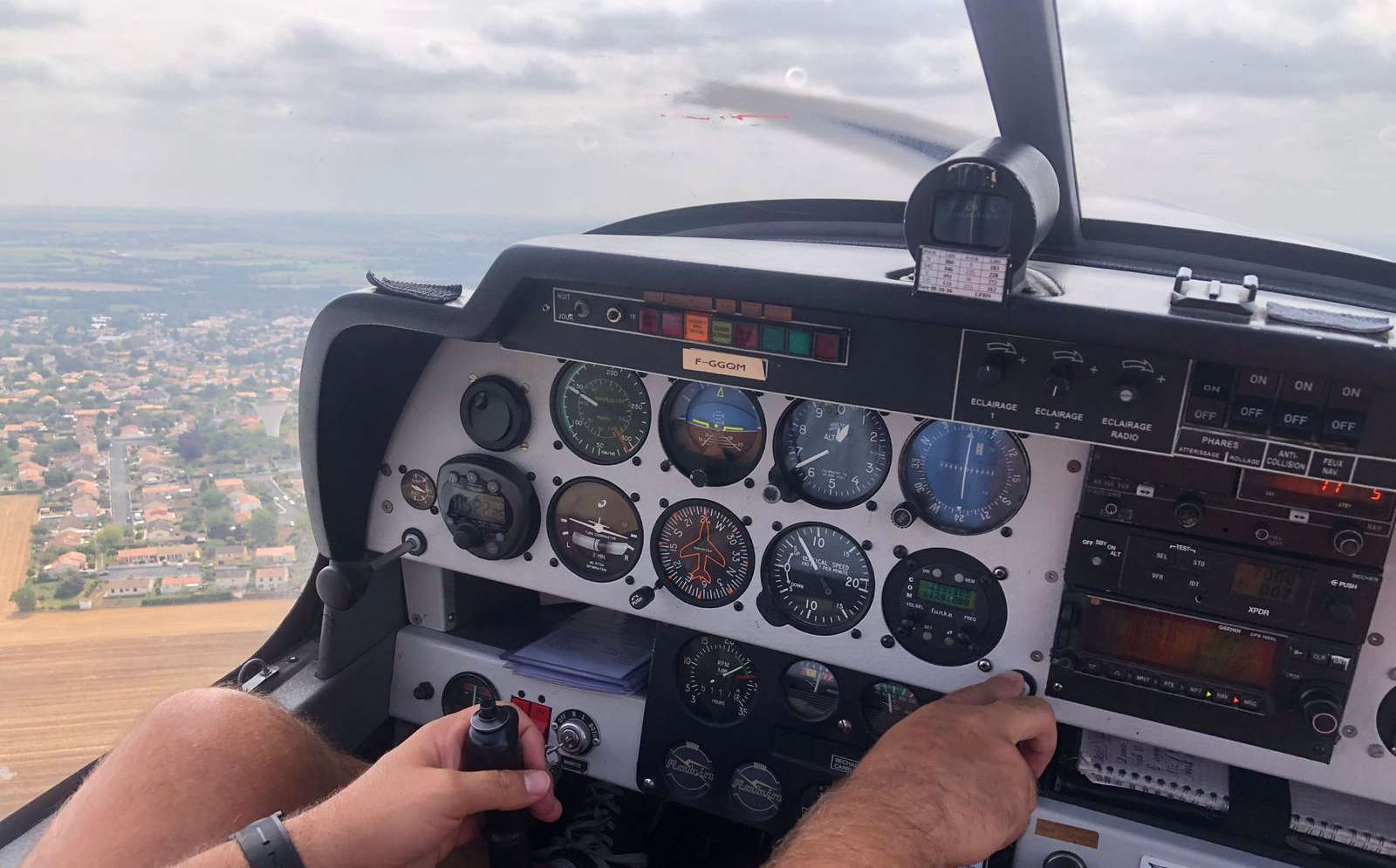 F-GGQM Cockpit